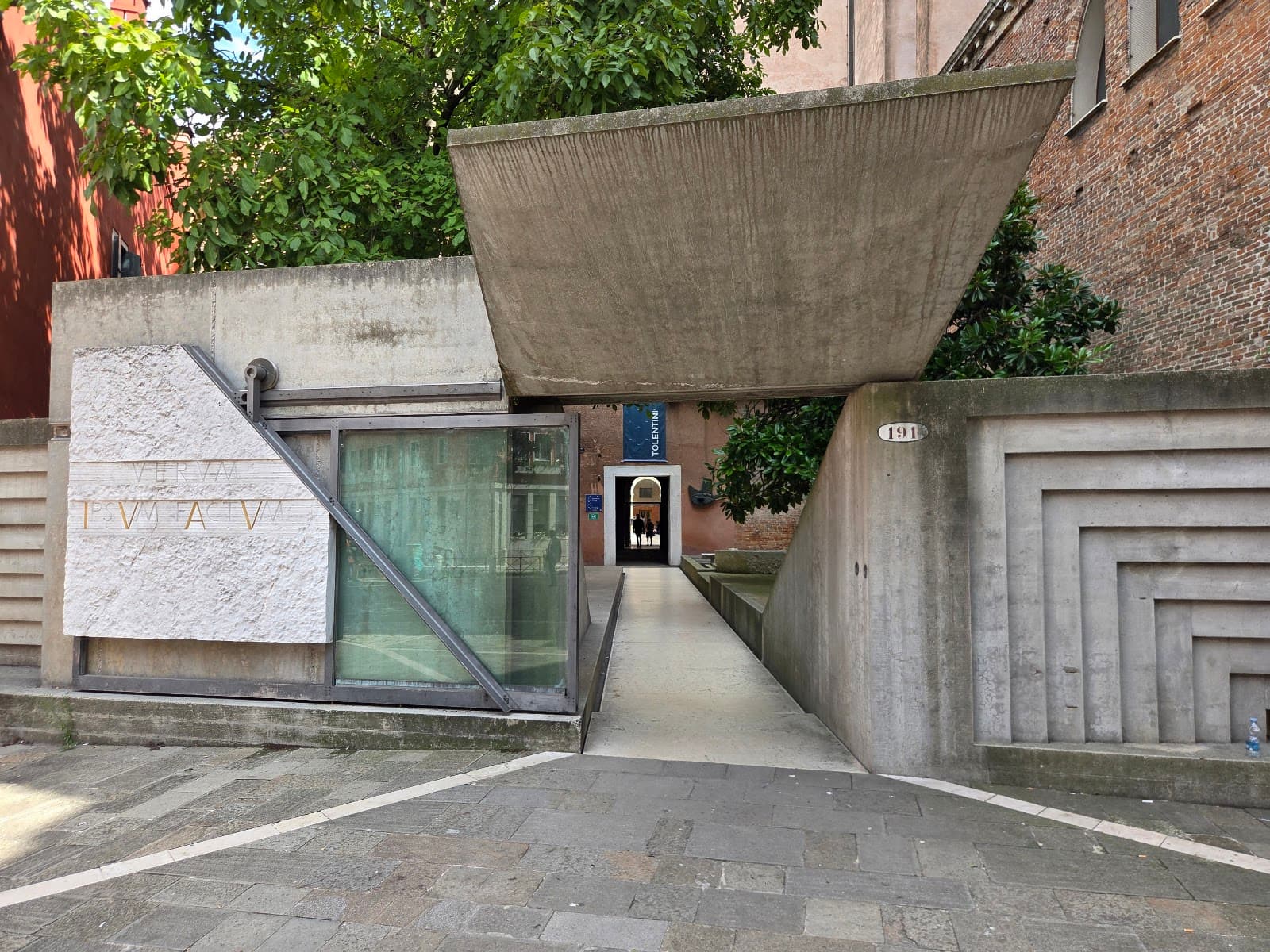 Carlo Scarpa Archive - Image 1