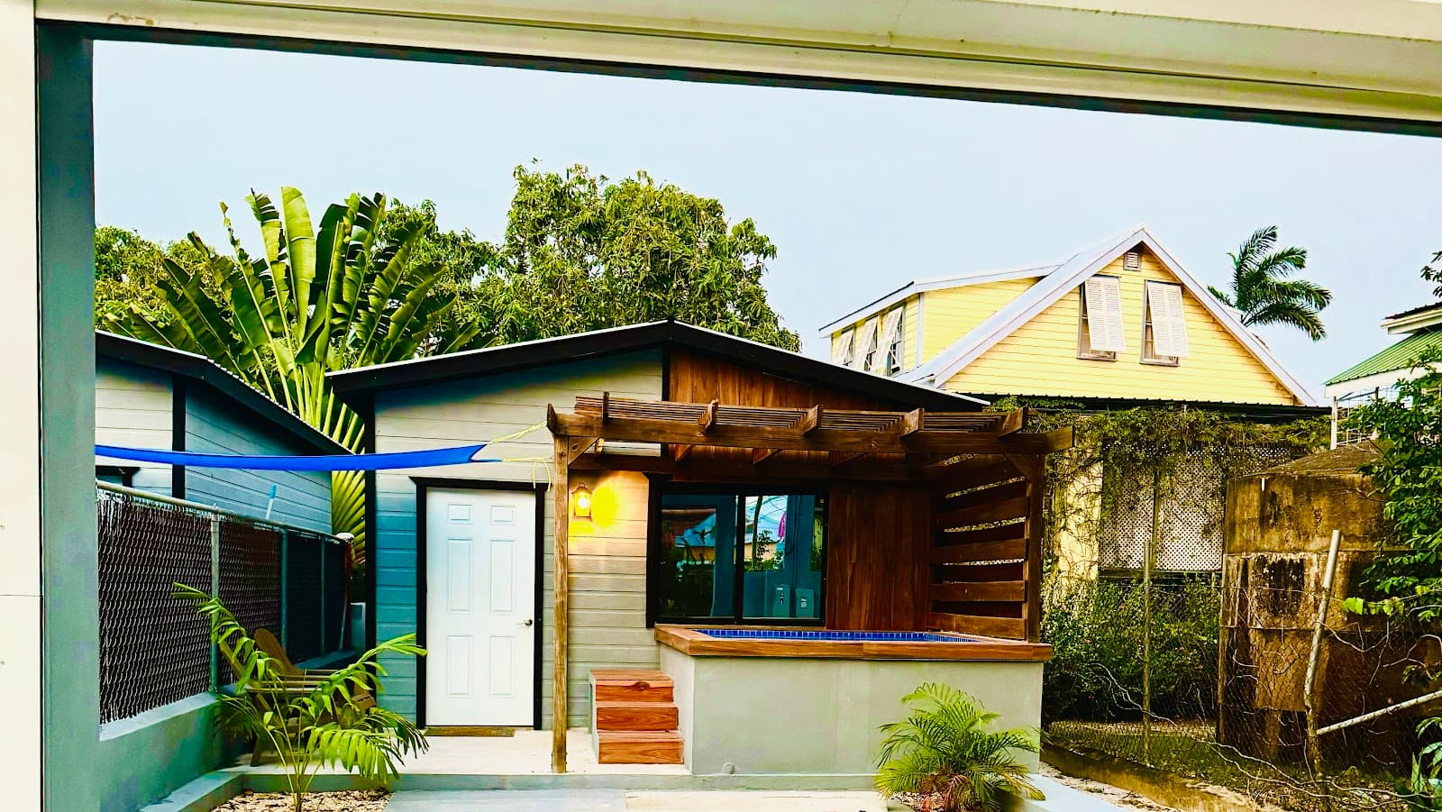 Fort George neighborhood - Image 1