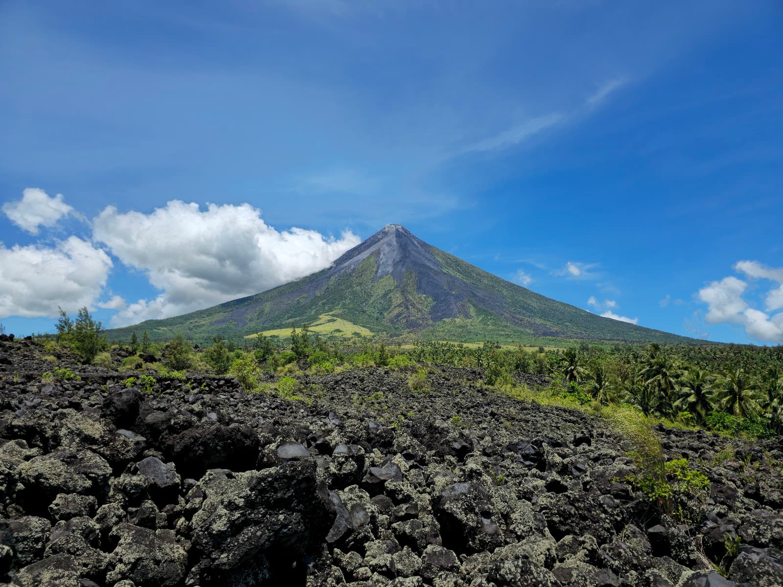 Mayon Black Lava Wall (Mabinit) - Image 1