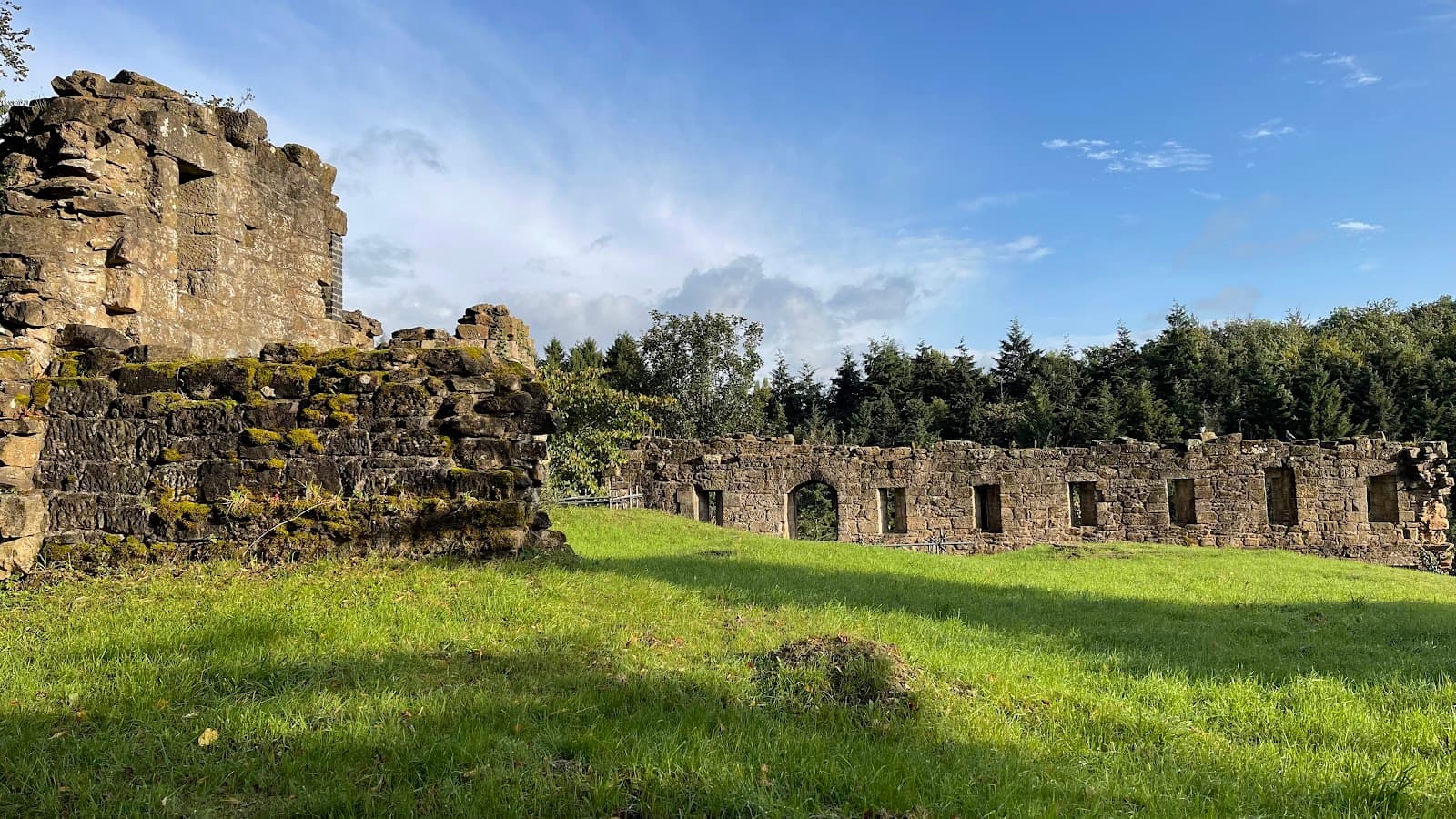 Cadzow Castle - Image 1