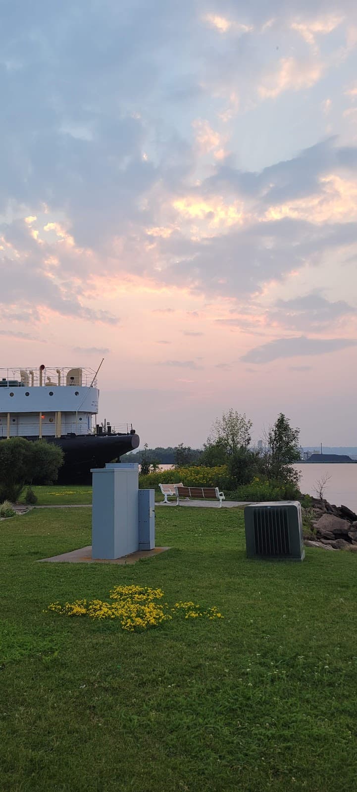 Barker's Island Superior - Image 1