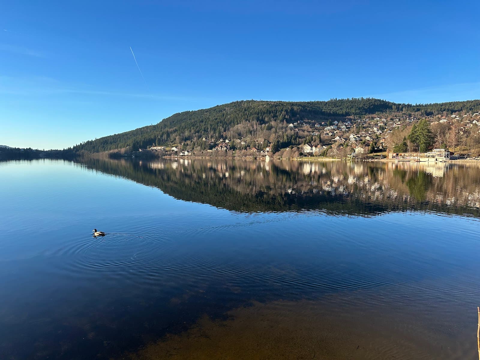 Quai du Locle Promenade - Image 1