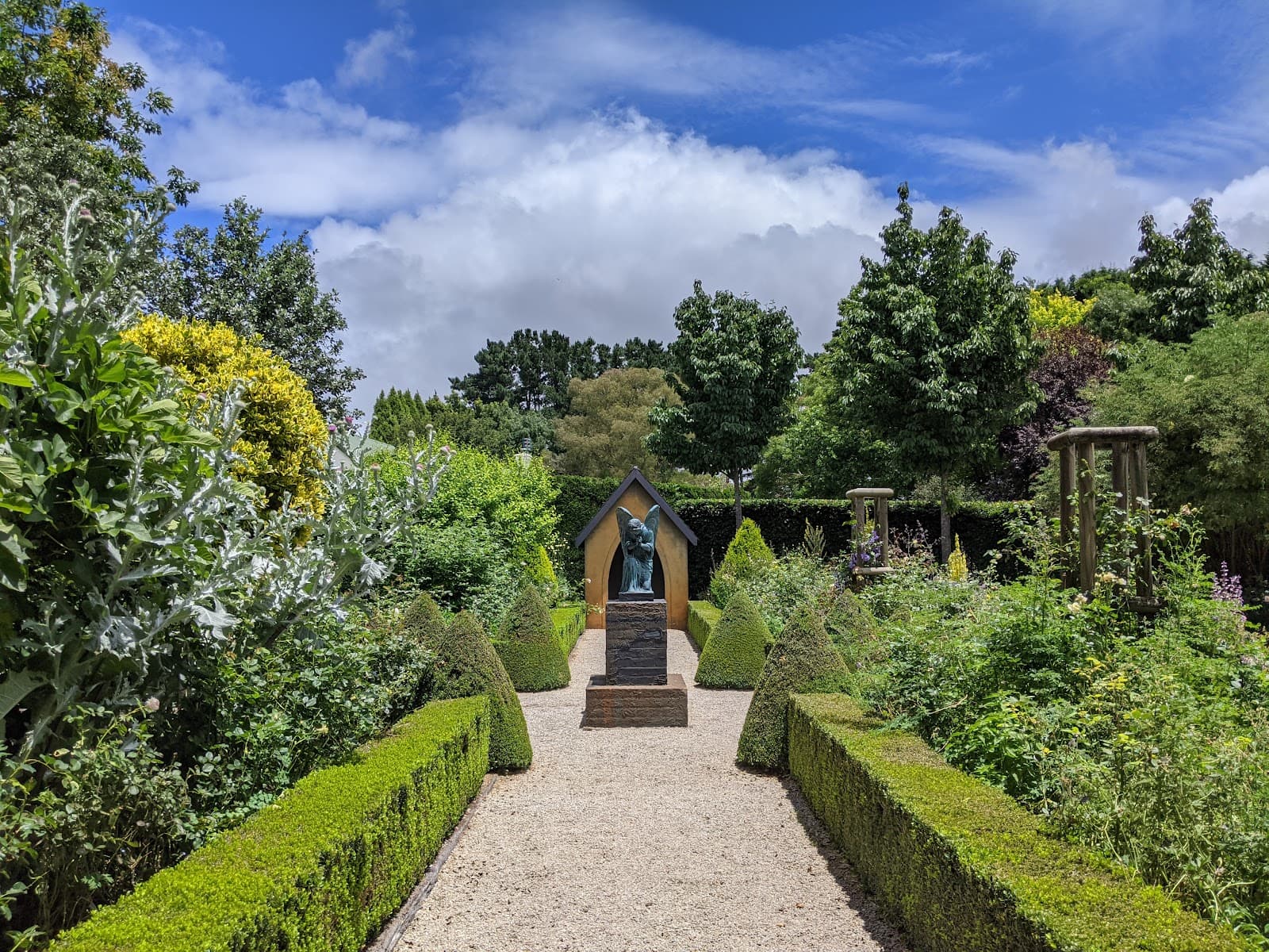 Red Cow Farm Garden - Image 1