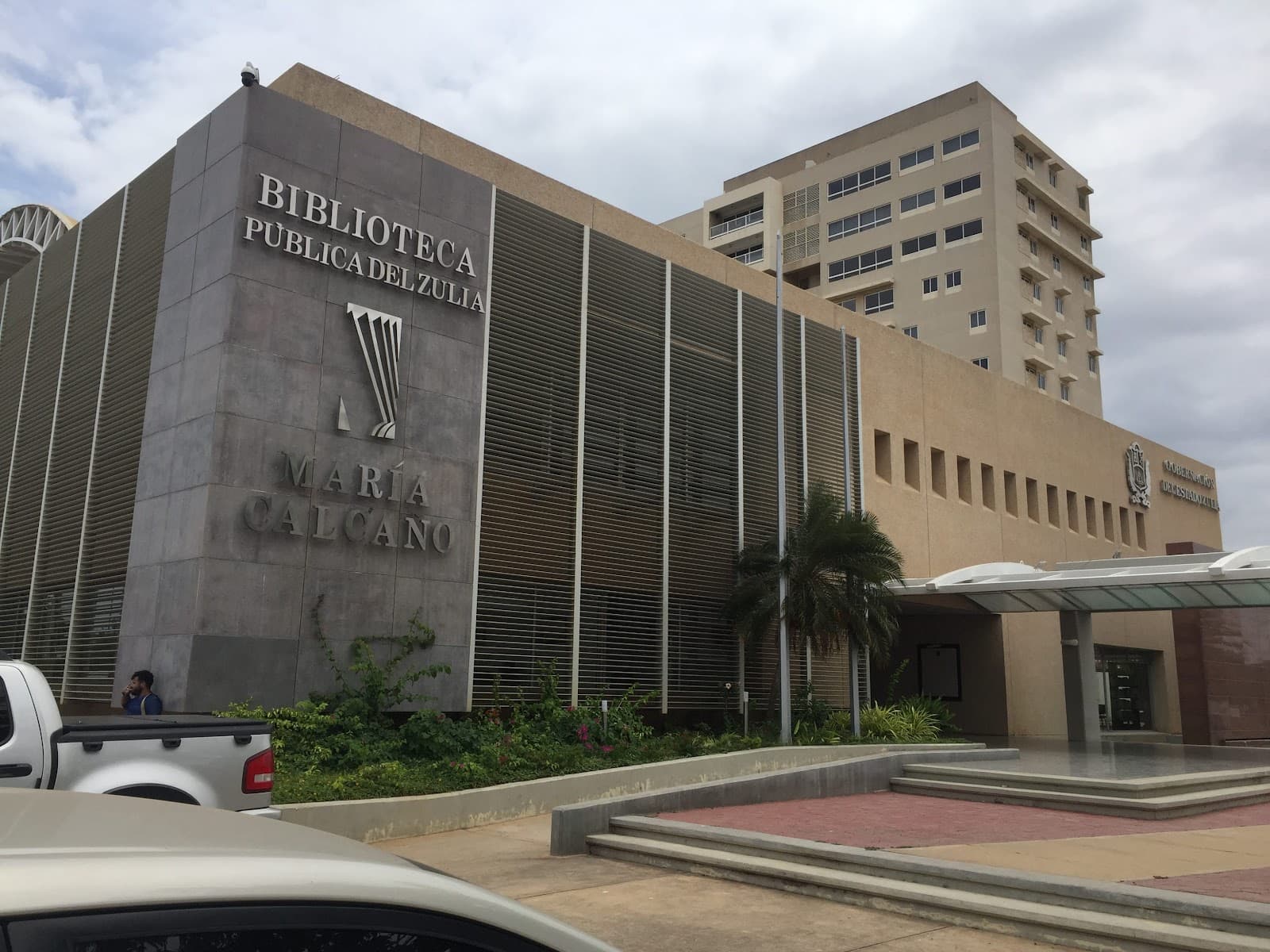 Biblioteca Pública del Zulia "María Calcaño" - Image 1