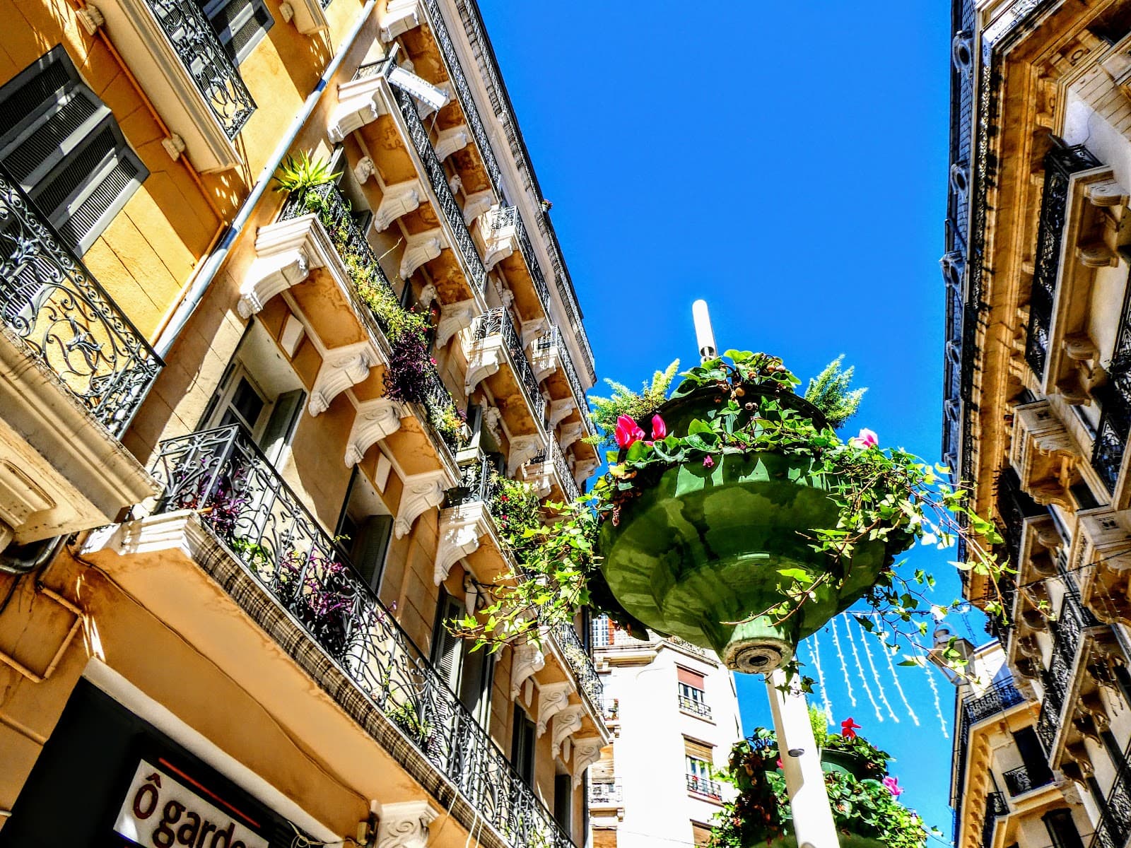 Toulon Street Art Trail - Image 1