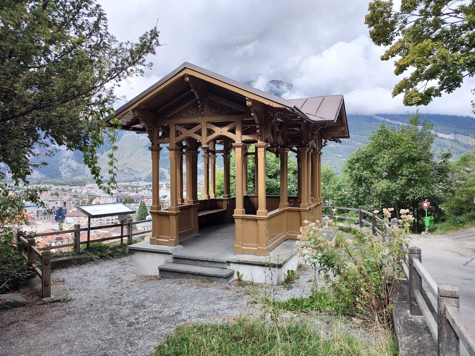 Haldenhüttli Viewpoint - Image 1