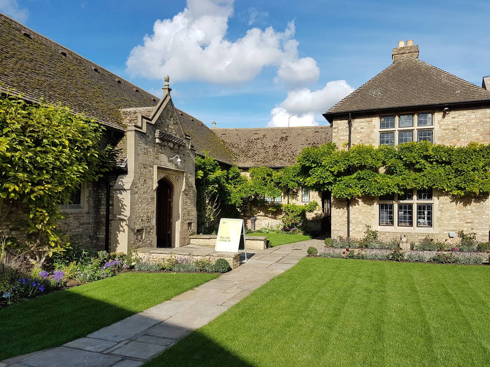 Interactive Exhibits & Art