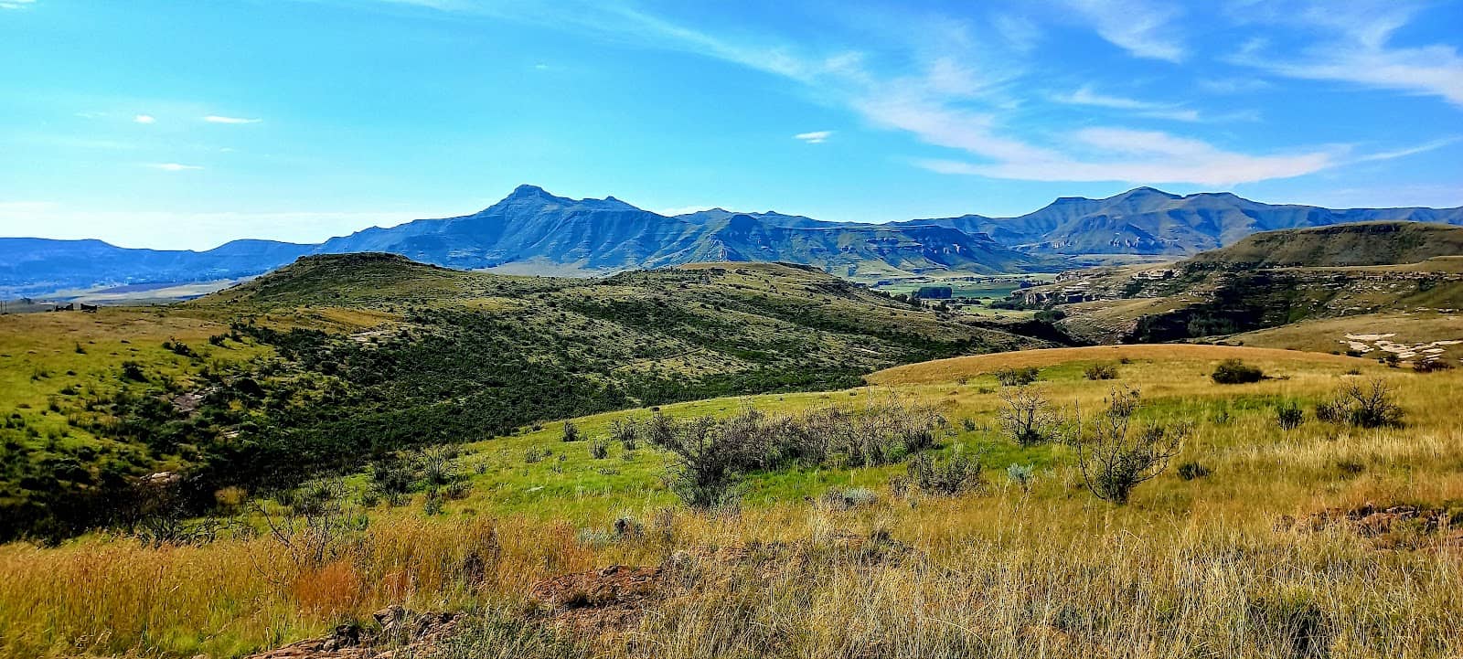 Scenic Hikes and Rock Pools