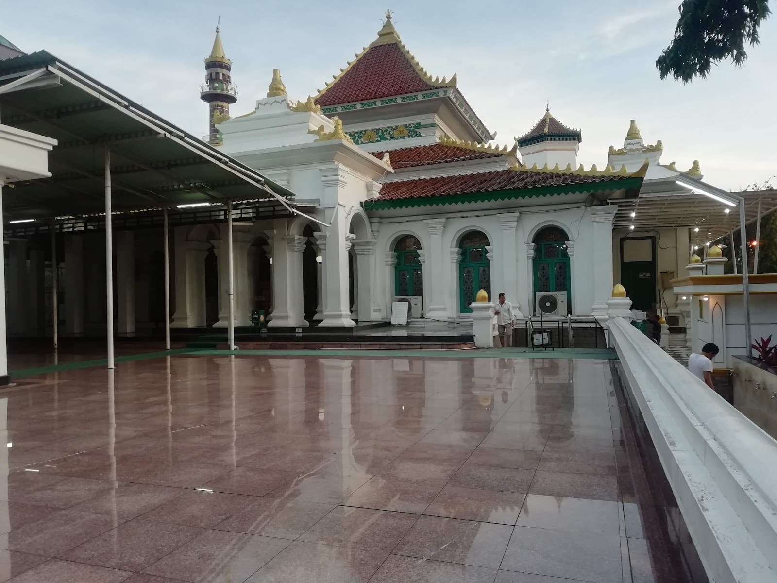 Great Mosque of Palembang (Masjid Agung SMB II) - Image 1