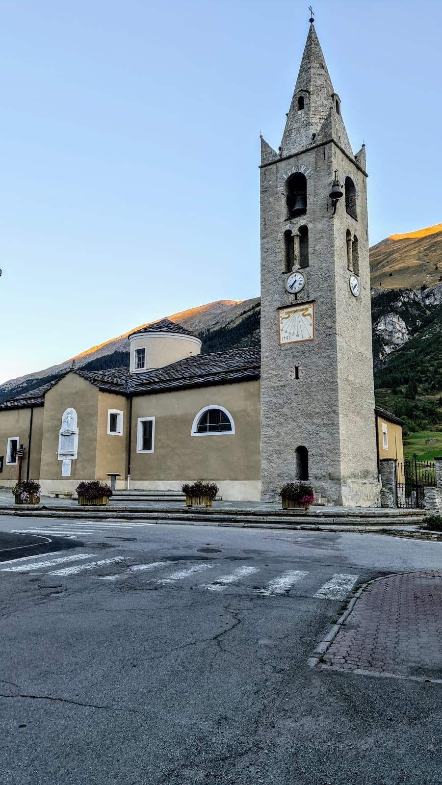 Lanslevillard - Image 1