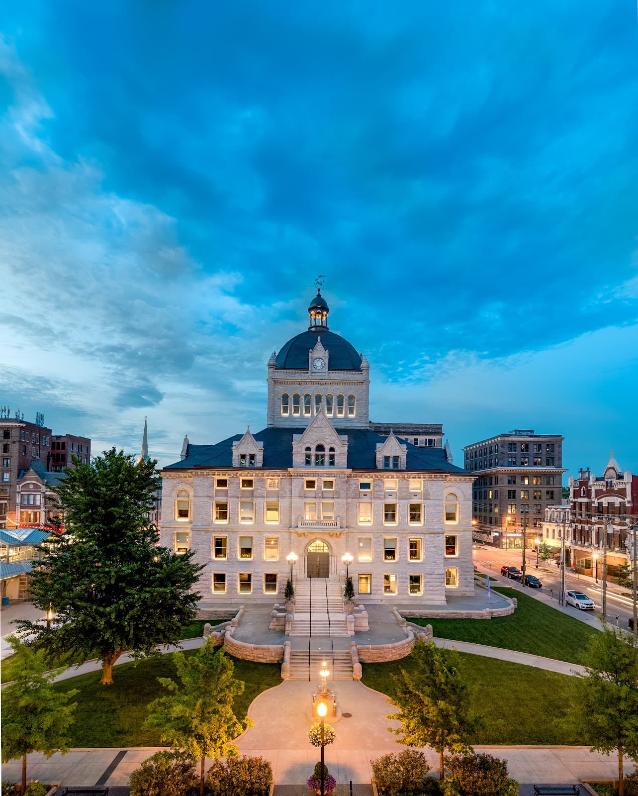 Old Fayette County Courthouse - Image 1