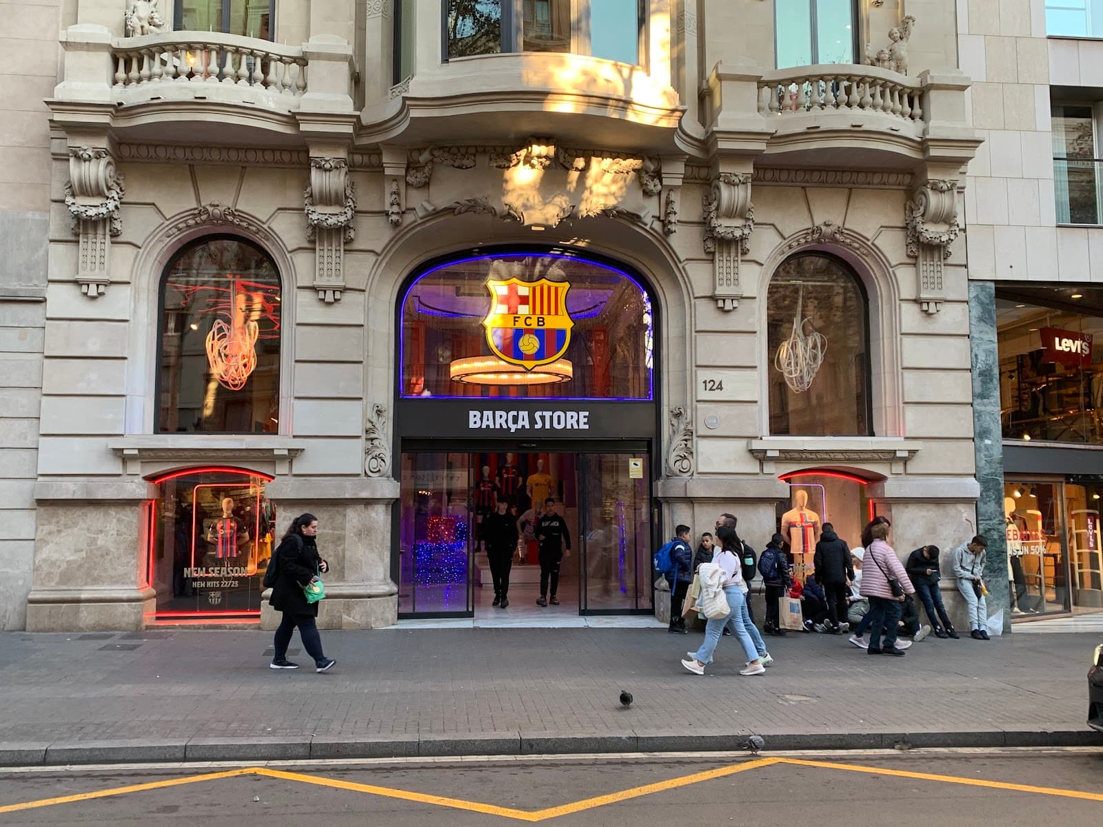 FC Barcelona Store - Image 1
