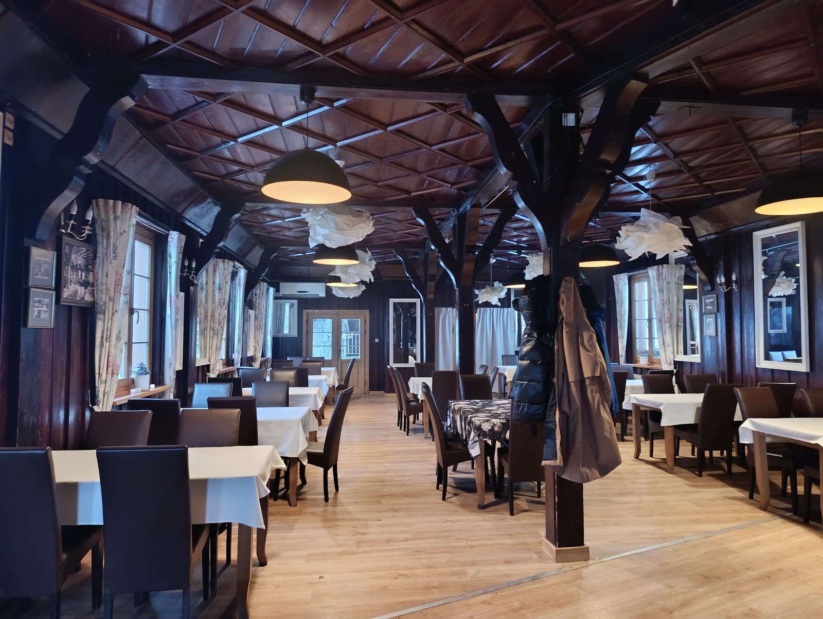 Perła Zachodu refuge - Image 1