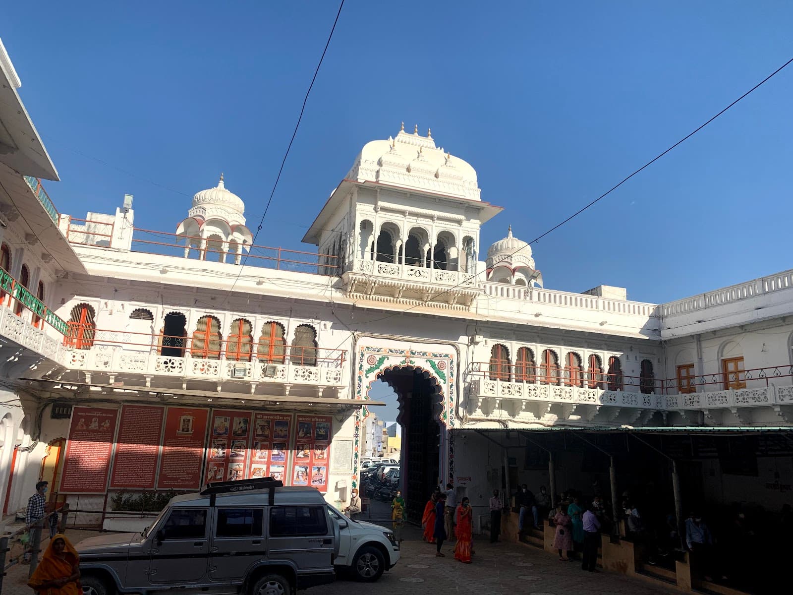 Rajsamand Dwarkadhish Temple Kankroli - Image 1