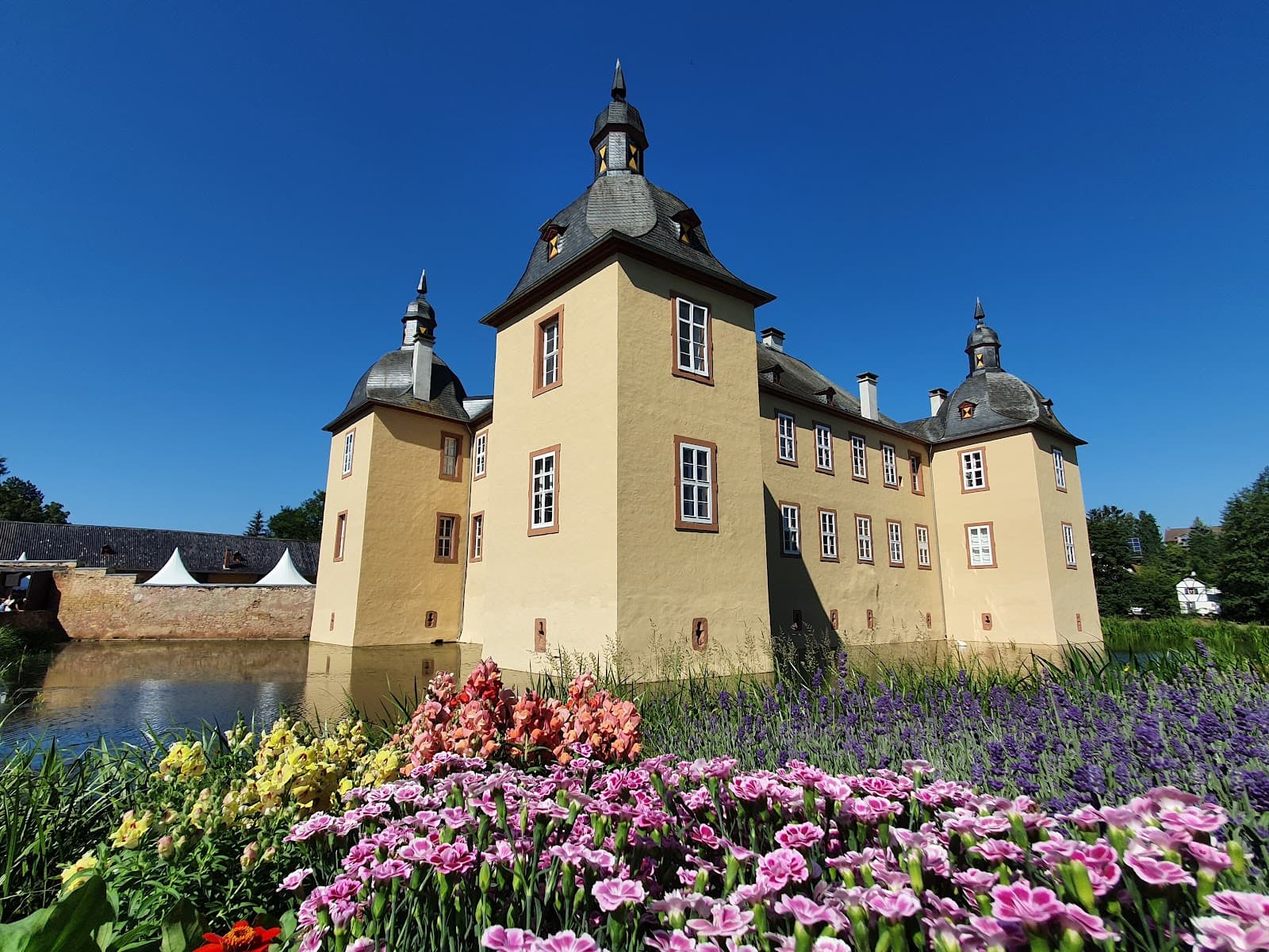 Eicks Castle - Image 1