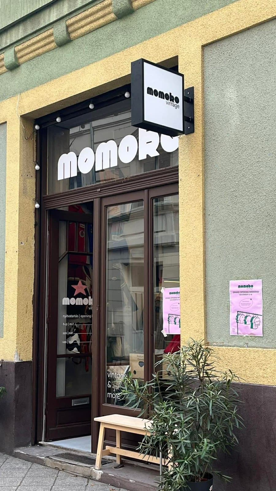 Typo Showroom - Image 1