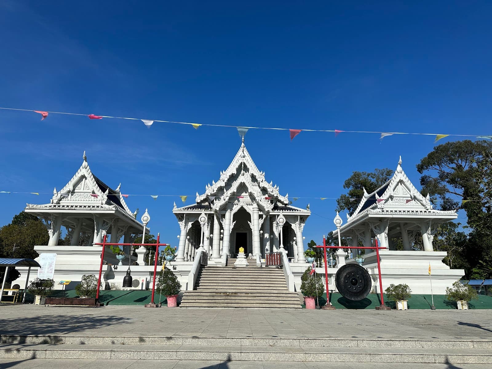 Wat Kaew Korawaram - Image 1