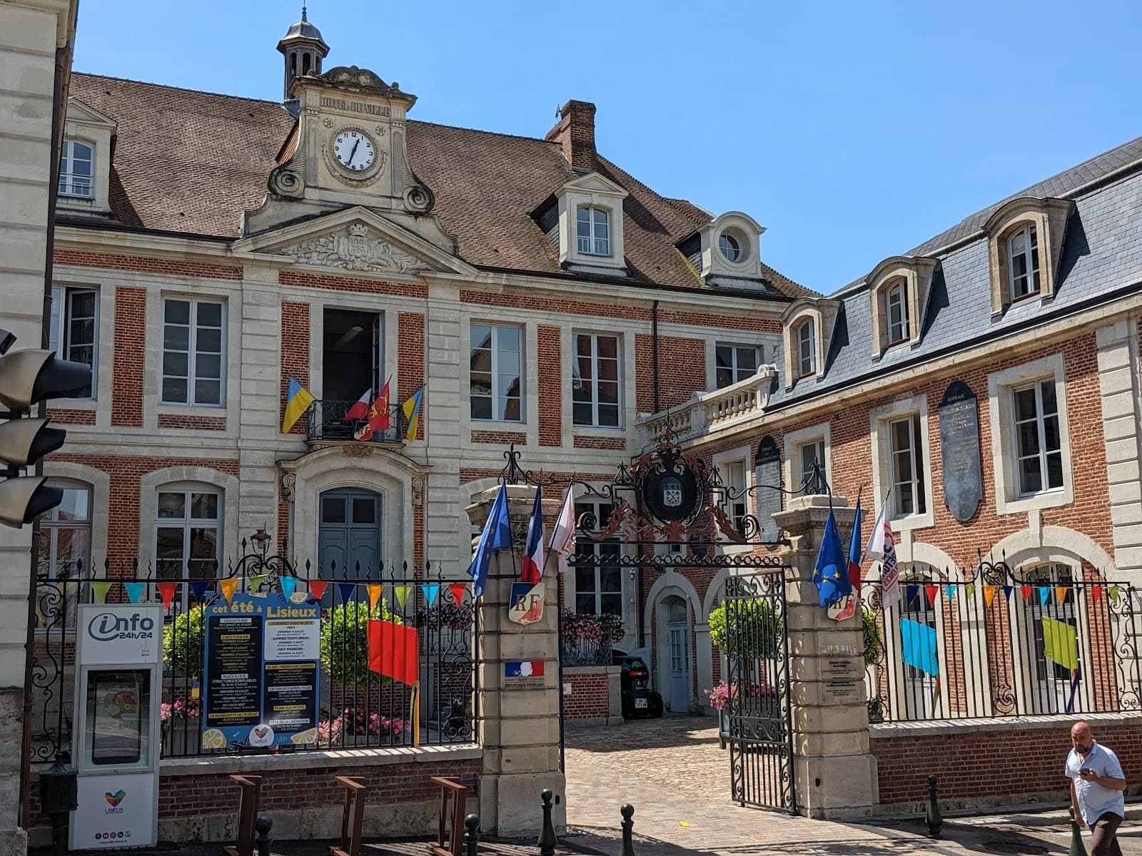 Lisieux Town Hall - Image 1