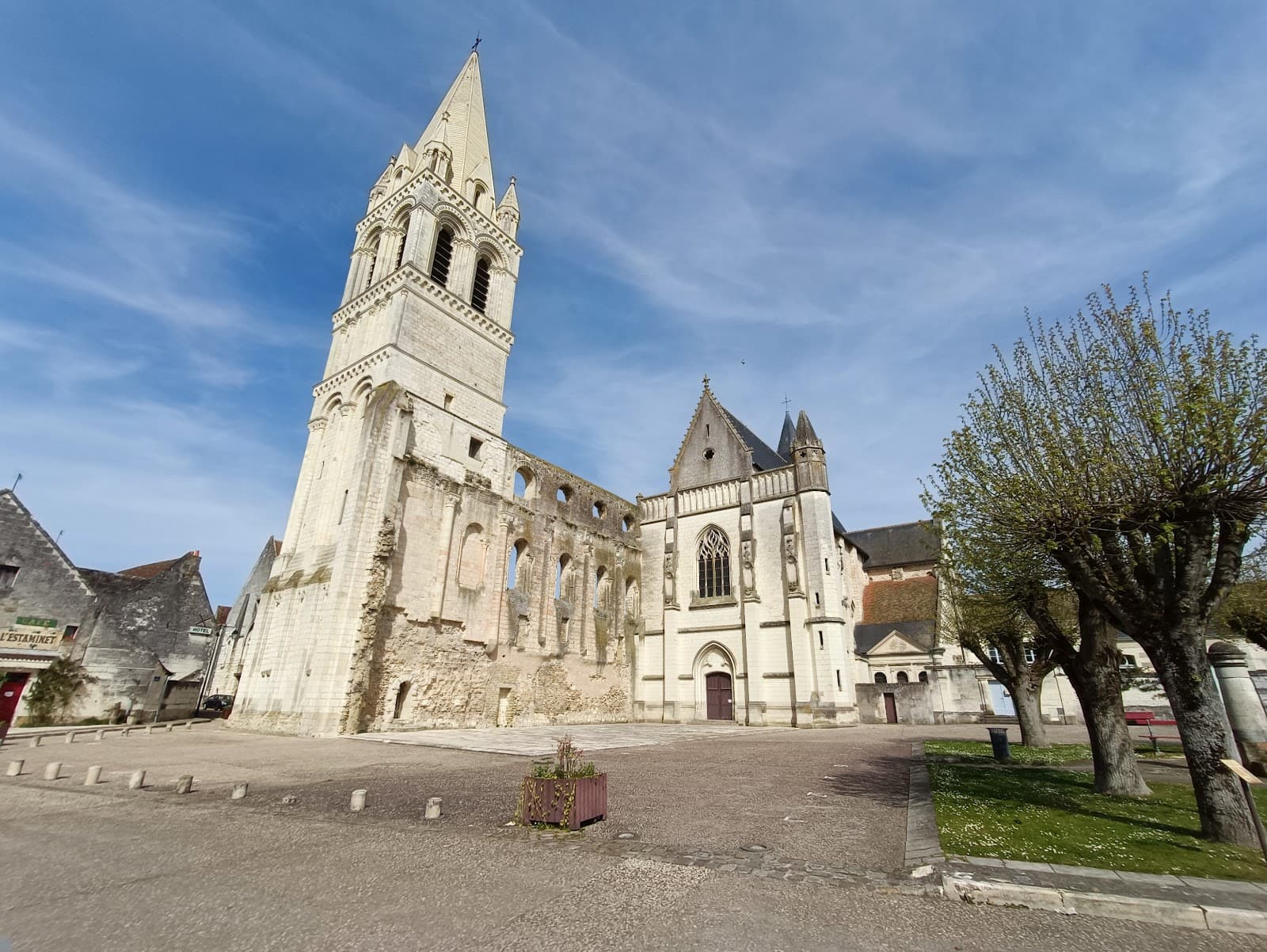 Beaulieu-lès-Loches - Image 1