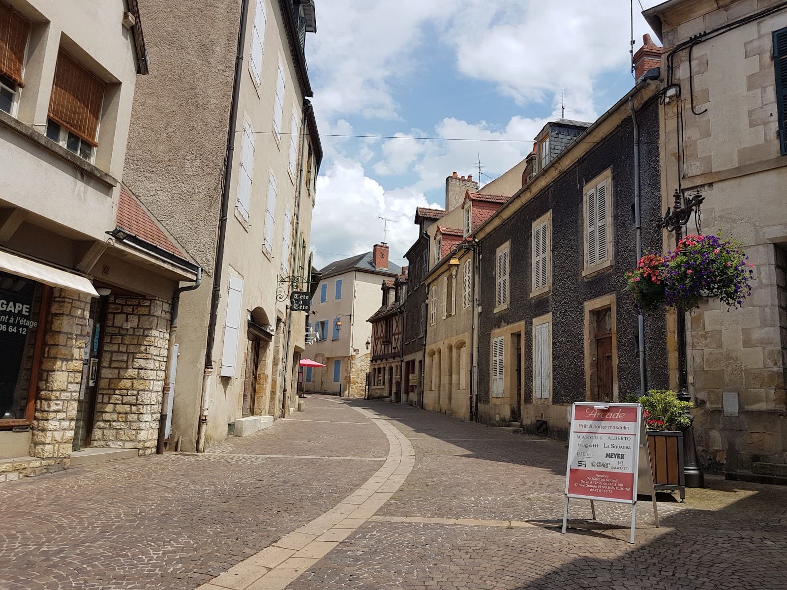 Rue Grande - Image 1