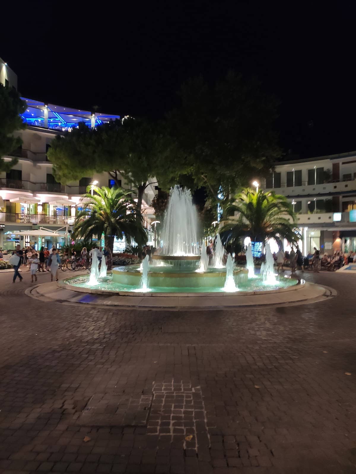 The Iconic Promenade