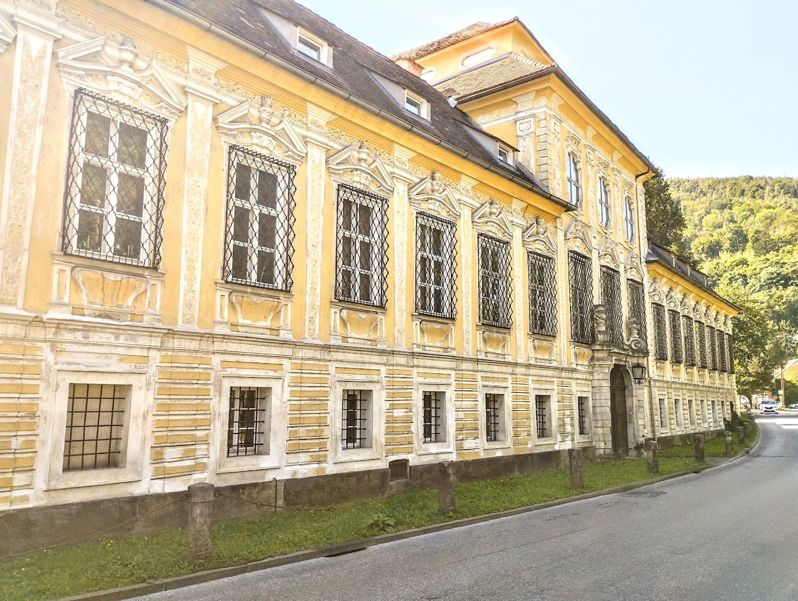 Gösting Castle Ruin - Image 1