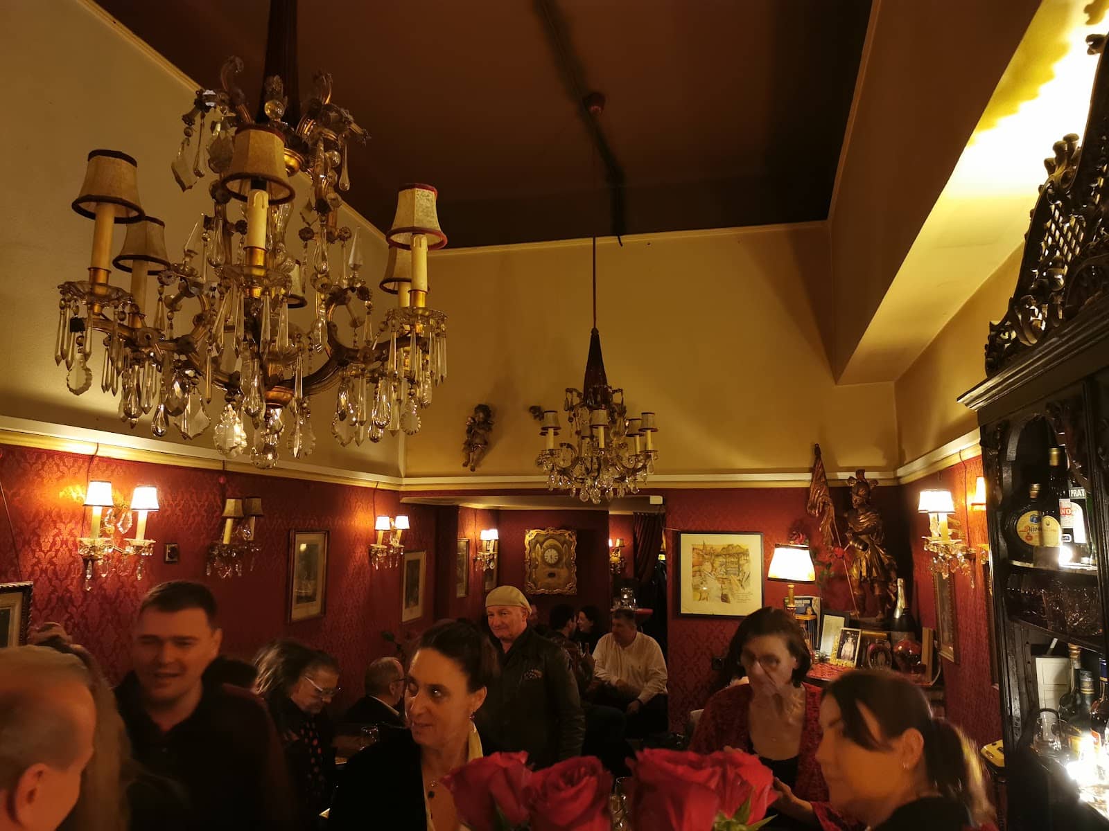 Cozy & Welcoming Vibe