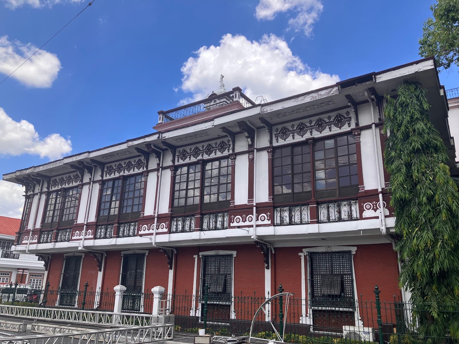 Angeles Heritage District - Image 1