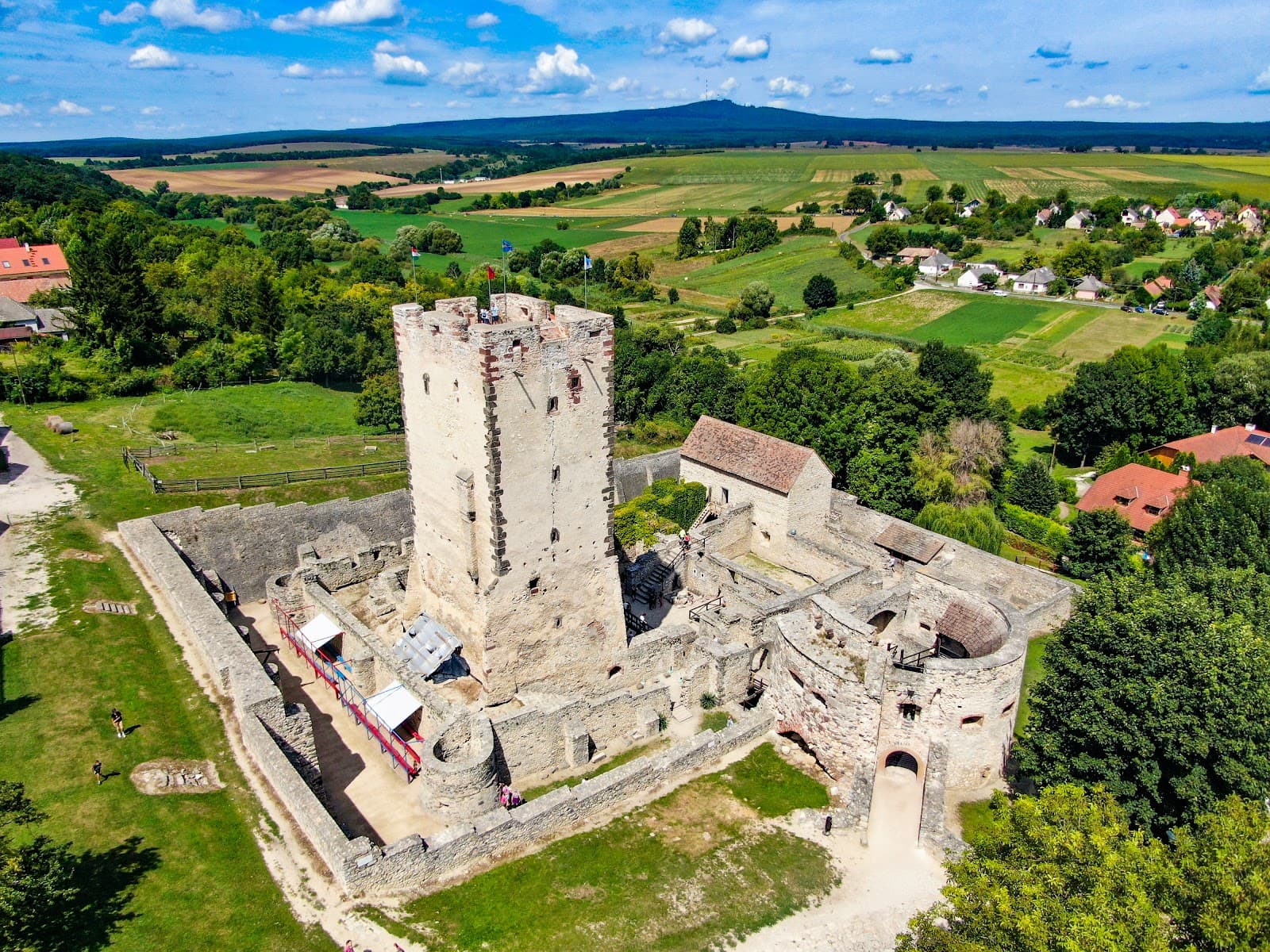 Kinizsi Castle (Nagyvázsony) - Image 1