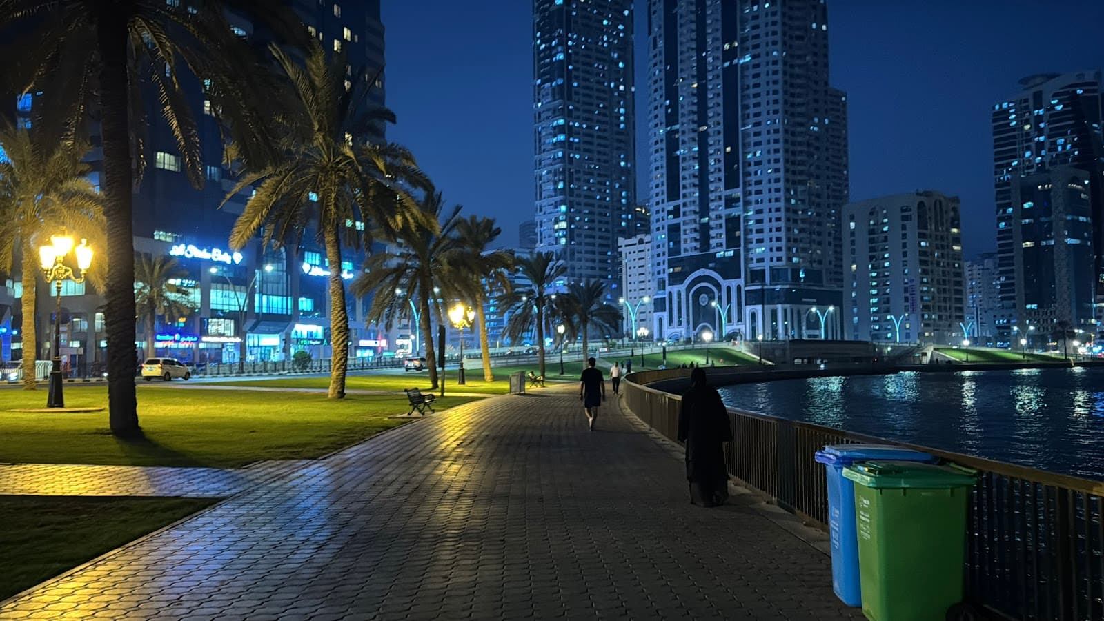 Buhairah Corniche - Image 1