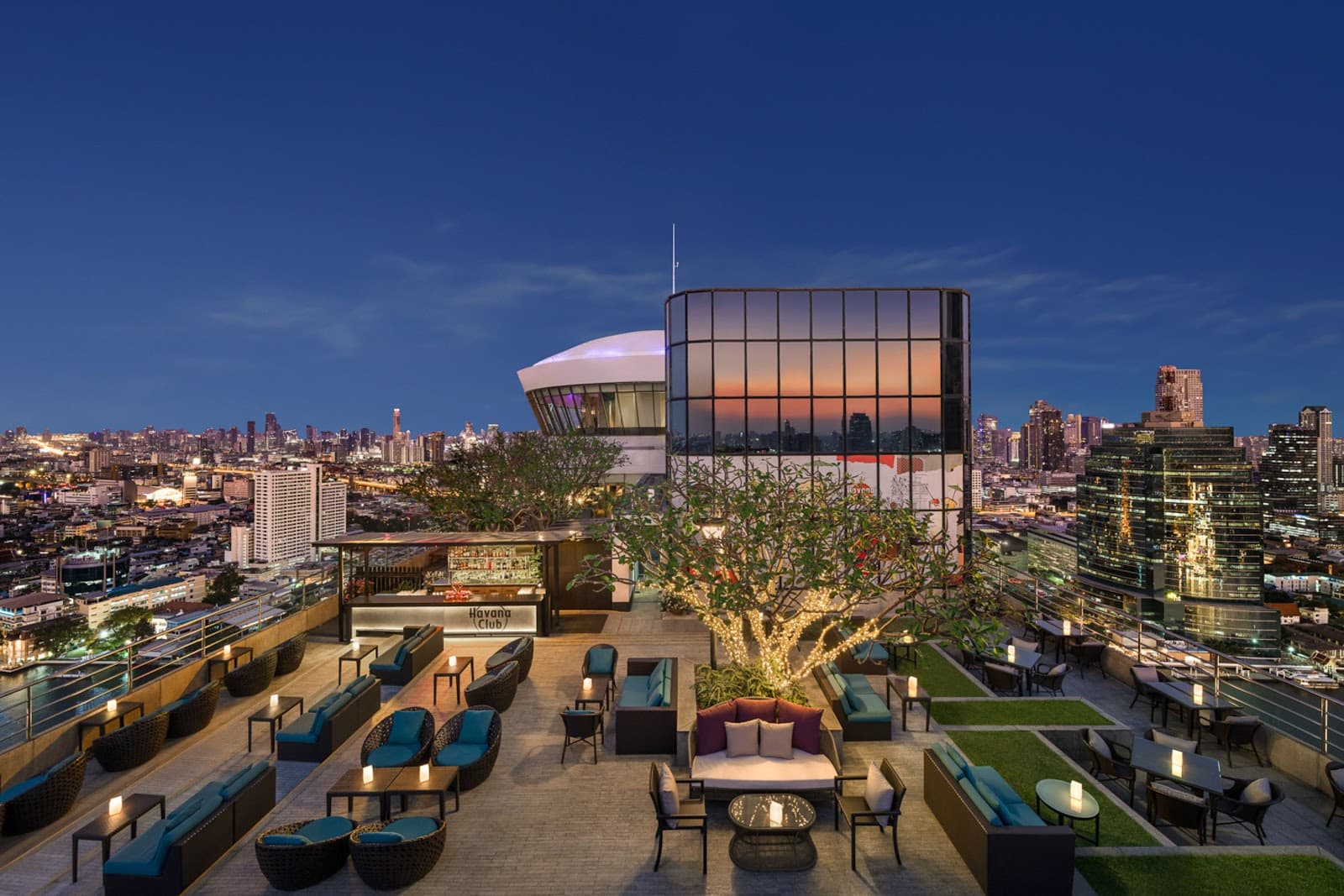 360 Lounge - Image 1