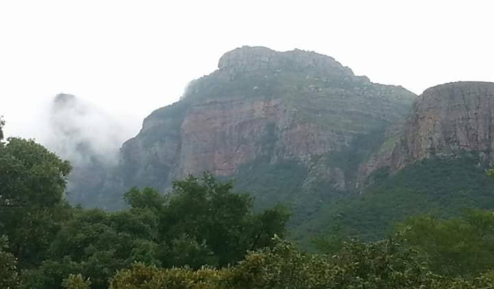 Drakensberg Mountain Views