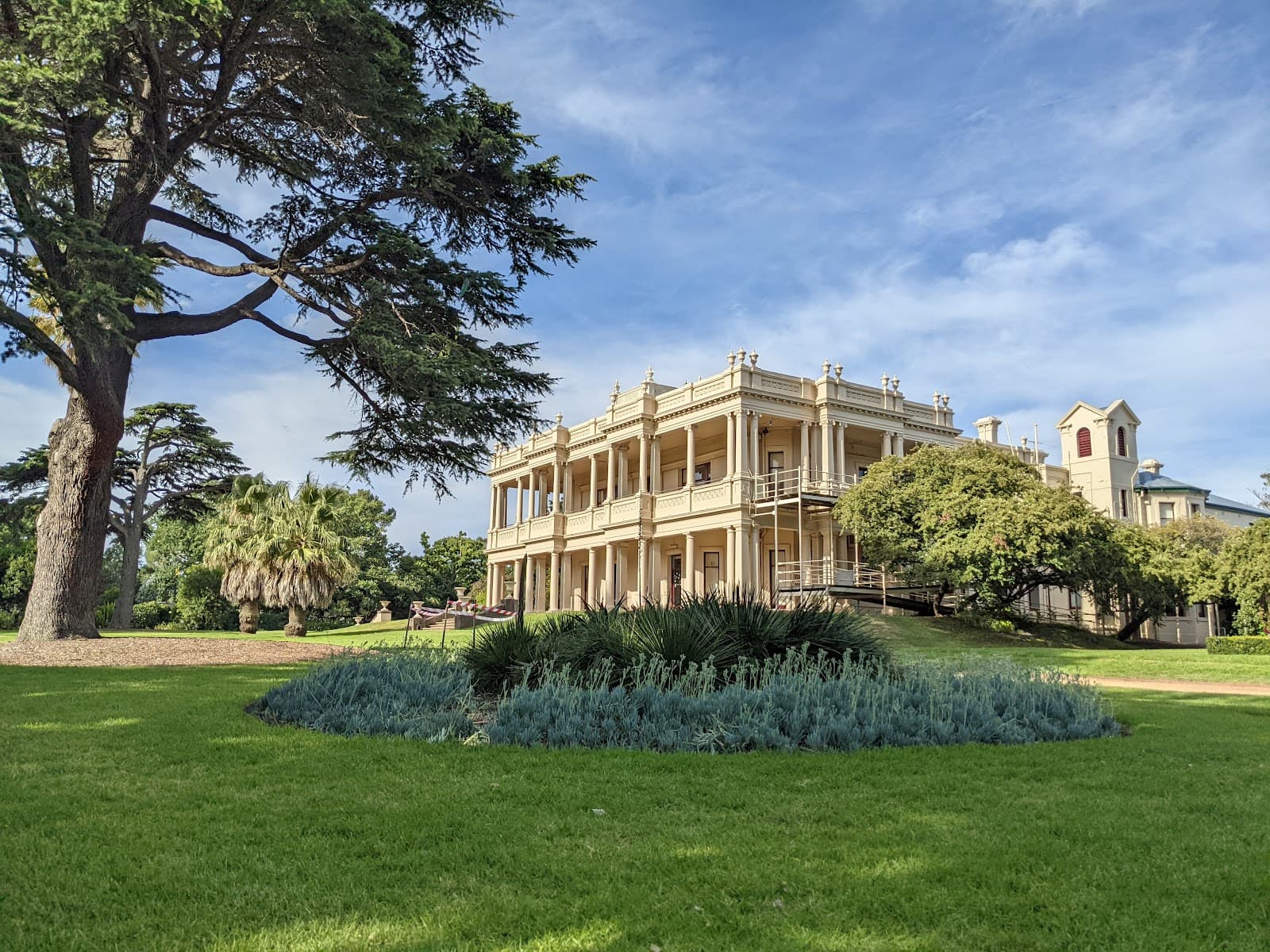 Kamesburgh Gardens - Image 1
