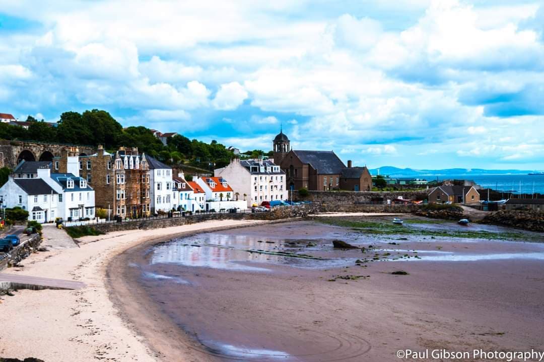 Kinghorn Harbour Beach - Image 1