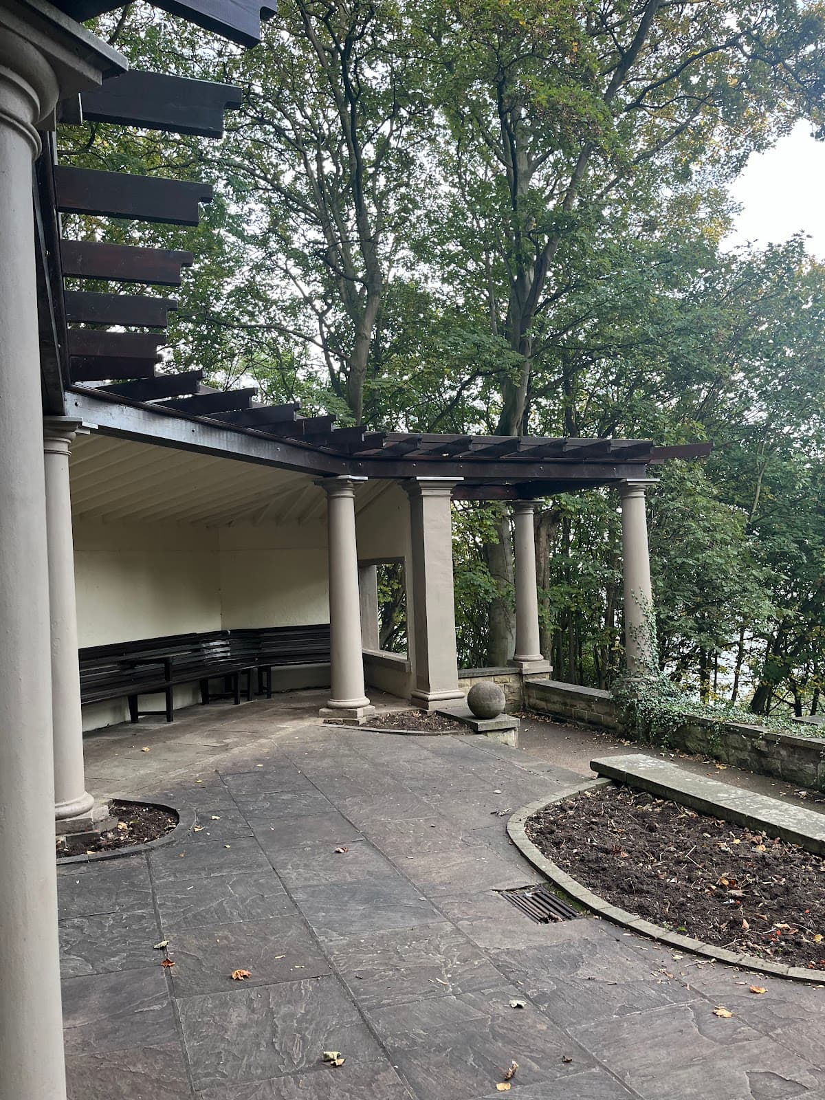 South Cliff Gardens - Image 1