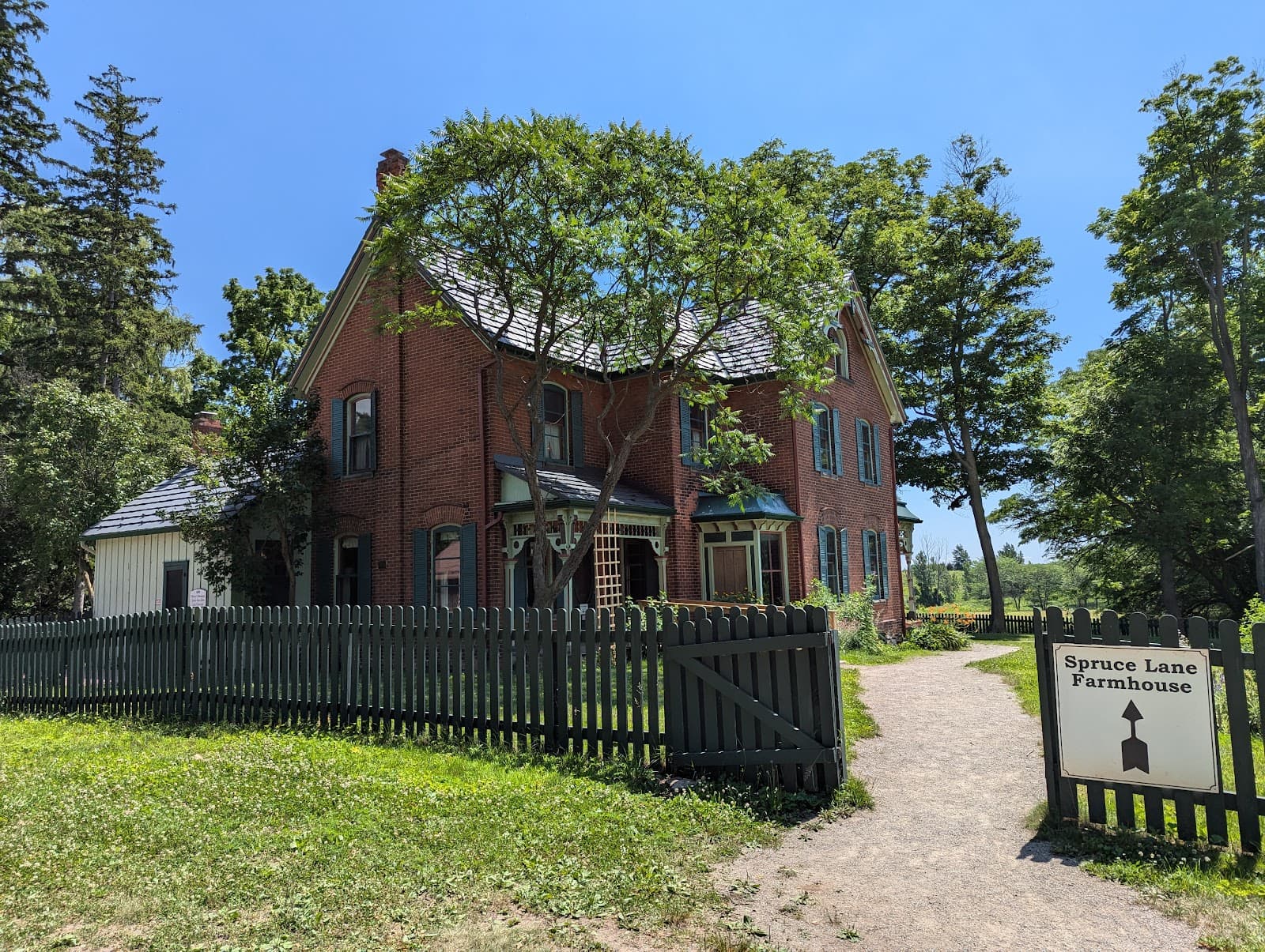 Spruce Lane Farmhouse (Bronte Creek) - Image 1