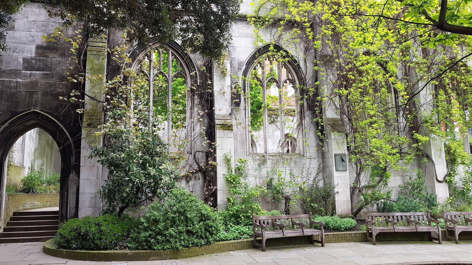 St Dunstan in the East London - Image 1