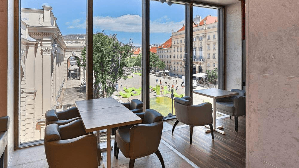 Café Leopold - Image 1