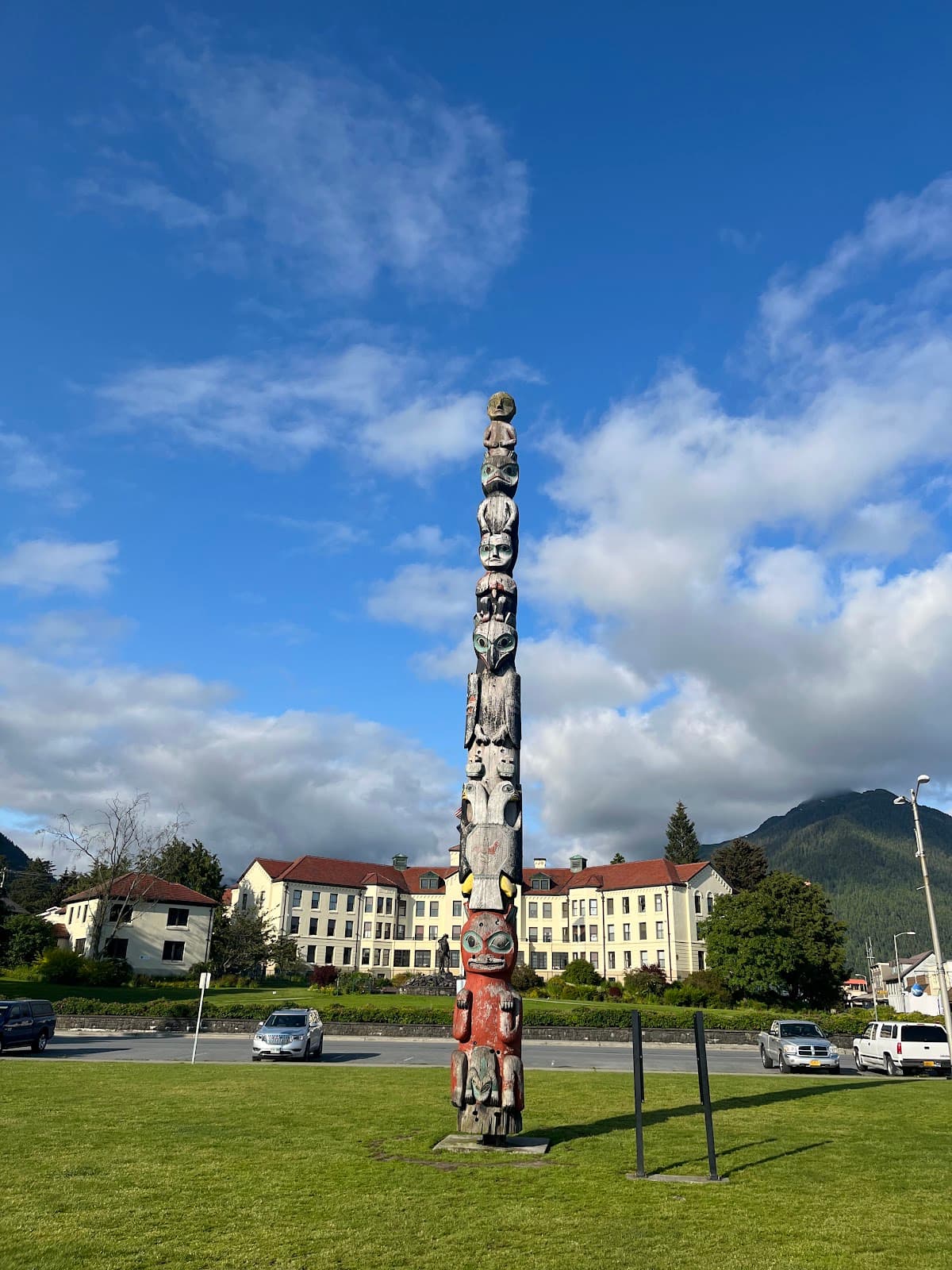 Totem Square - Image 1