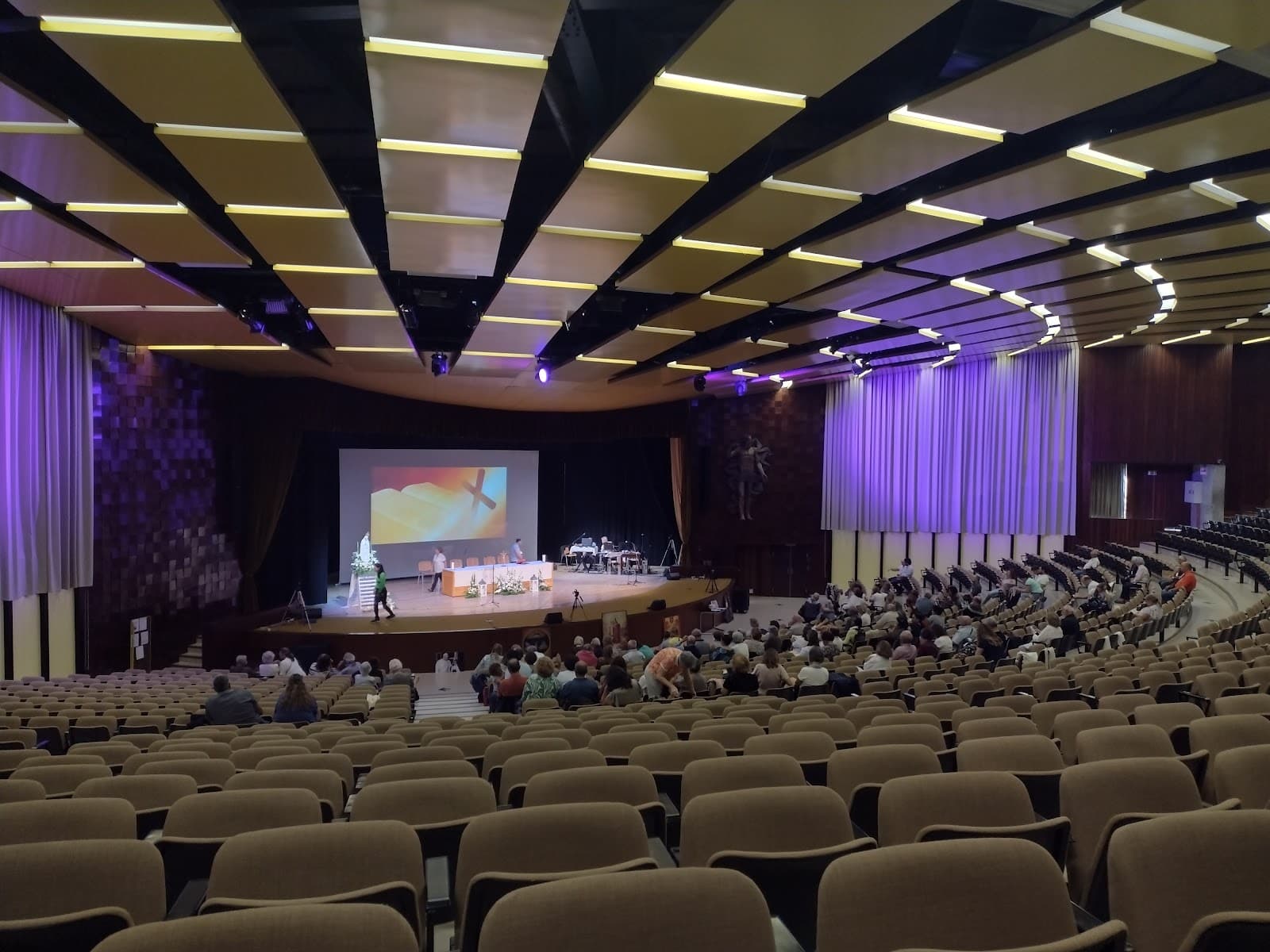 Pastoral Center Fátima - Image 1