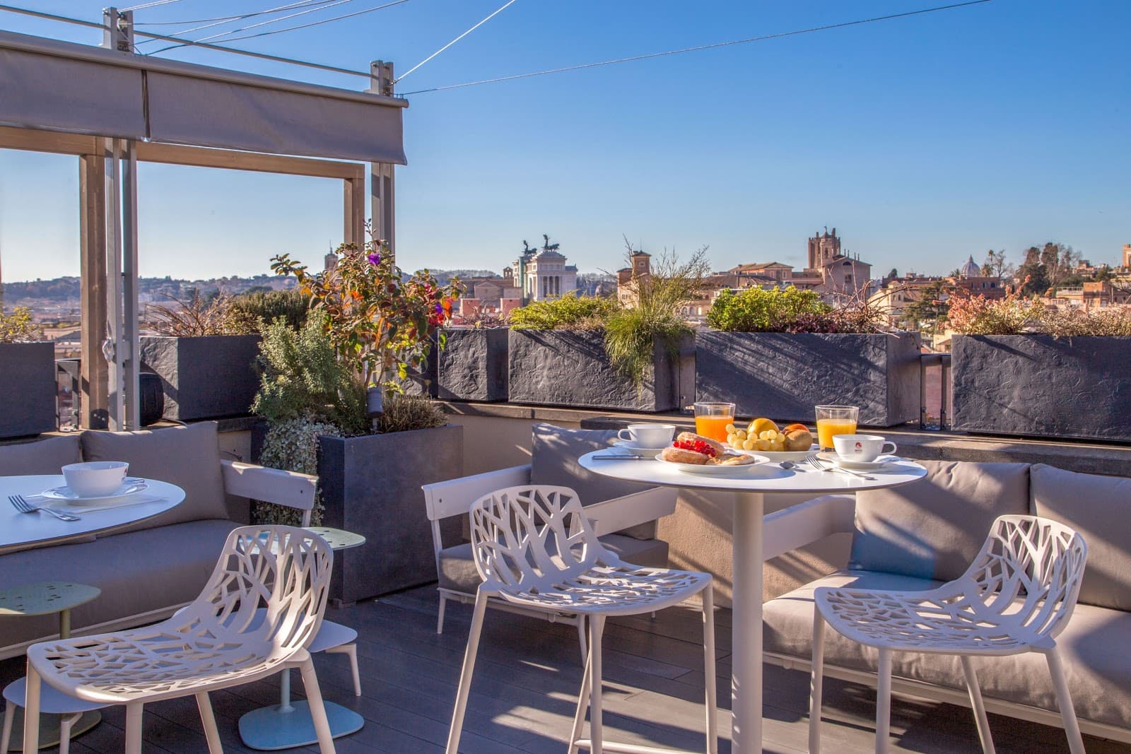 Monti Palace Hotel - Image 1