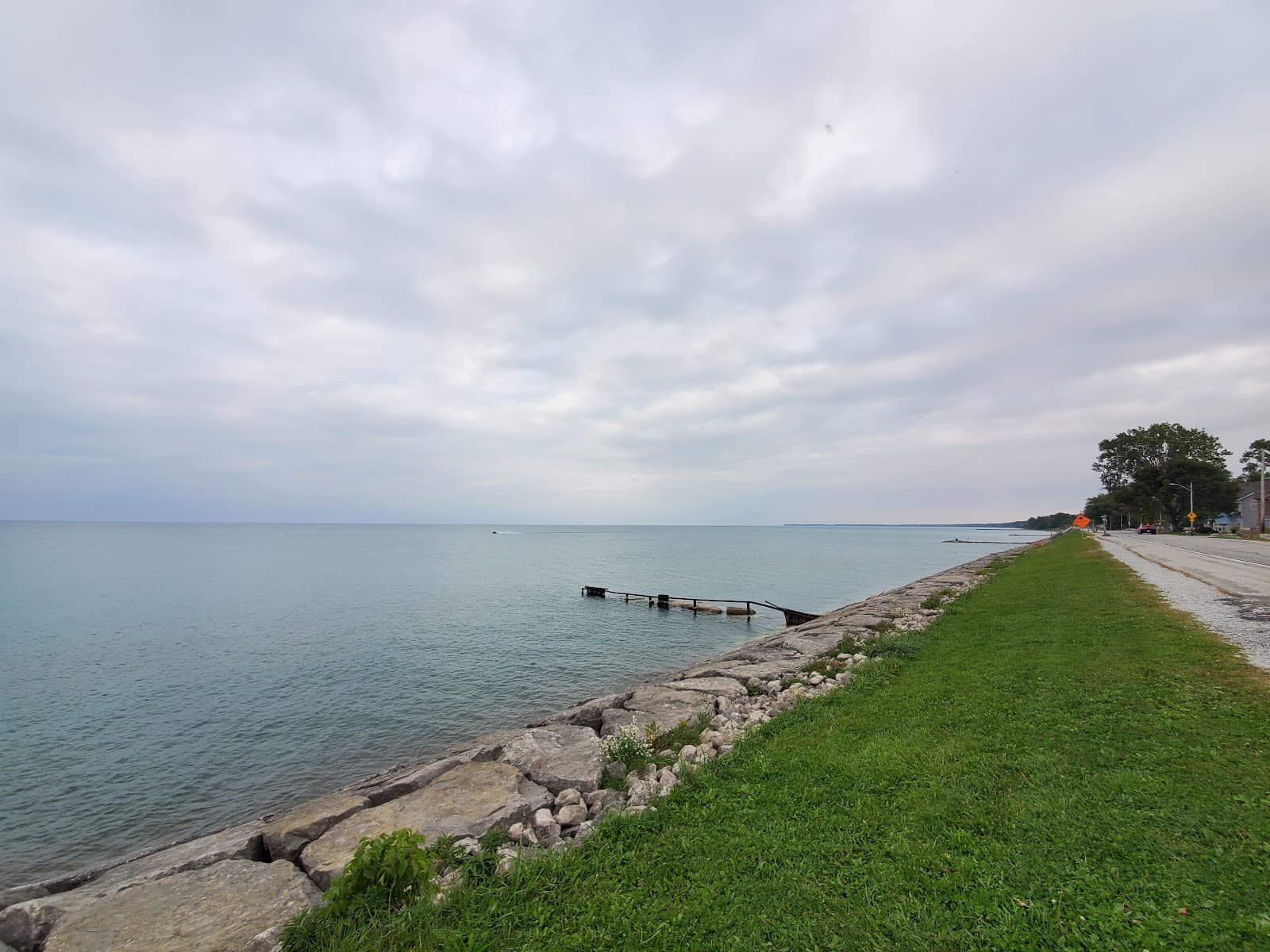 Brights Grove Beach - Image 1