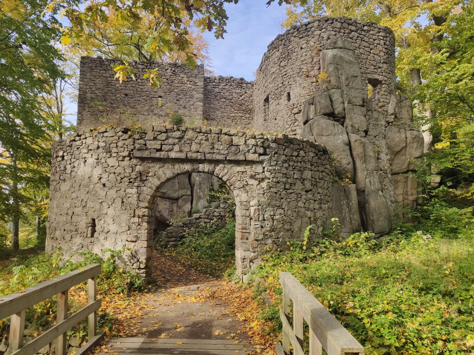 Bolczów Castle - Image 1