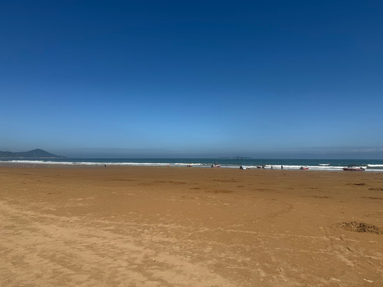 Golden Beach (Jinshatan) - Image 1