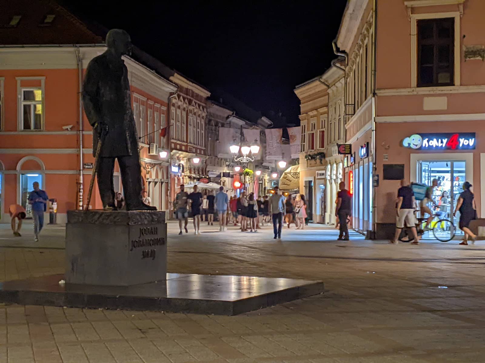 Zmaj Jovina Street Ambiance