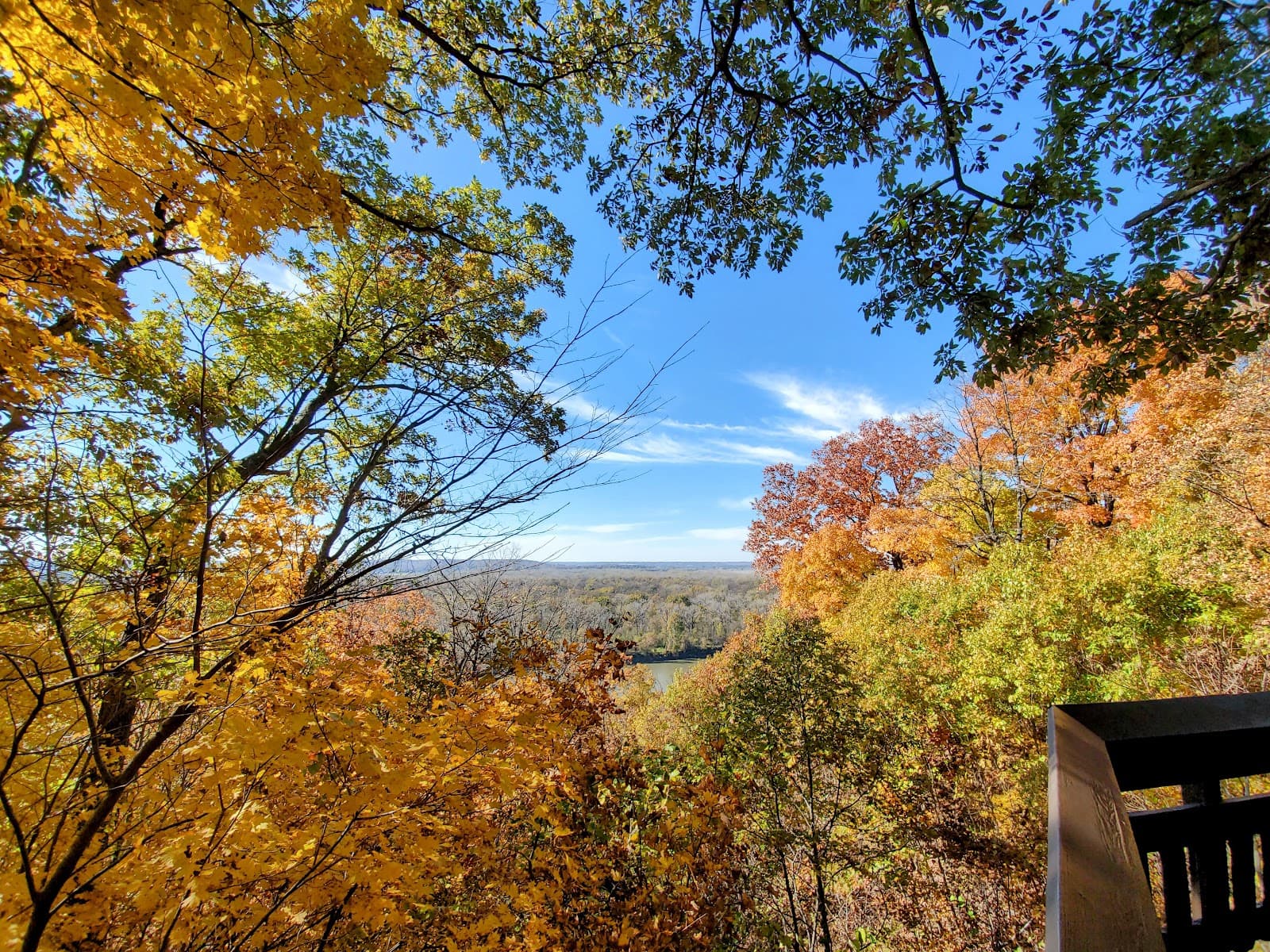 Weston Bend Scenic Overlook - Image 1