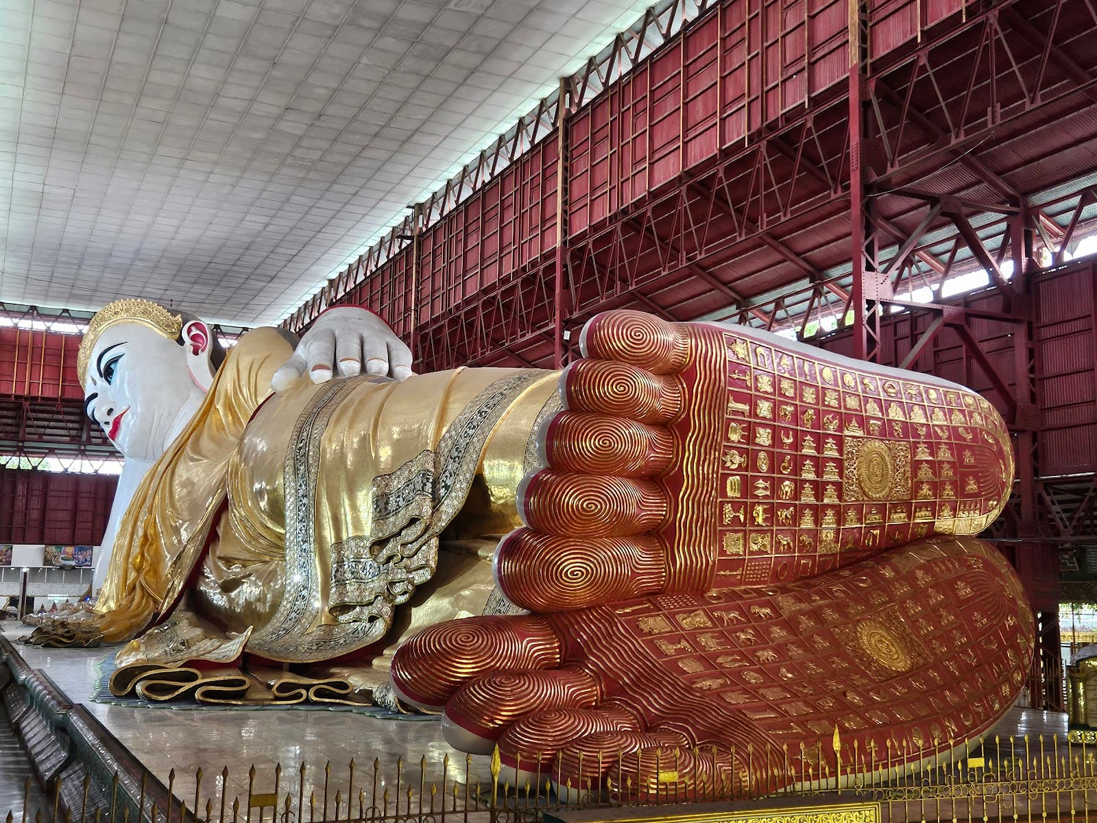 Chaukhtatgyi Buddha Temple - Image 1