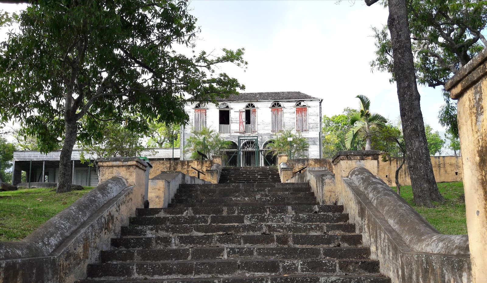 MADOI – Maison Rouge - Image 1
