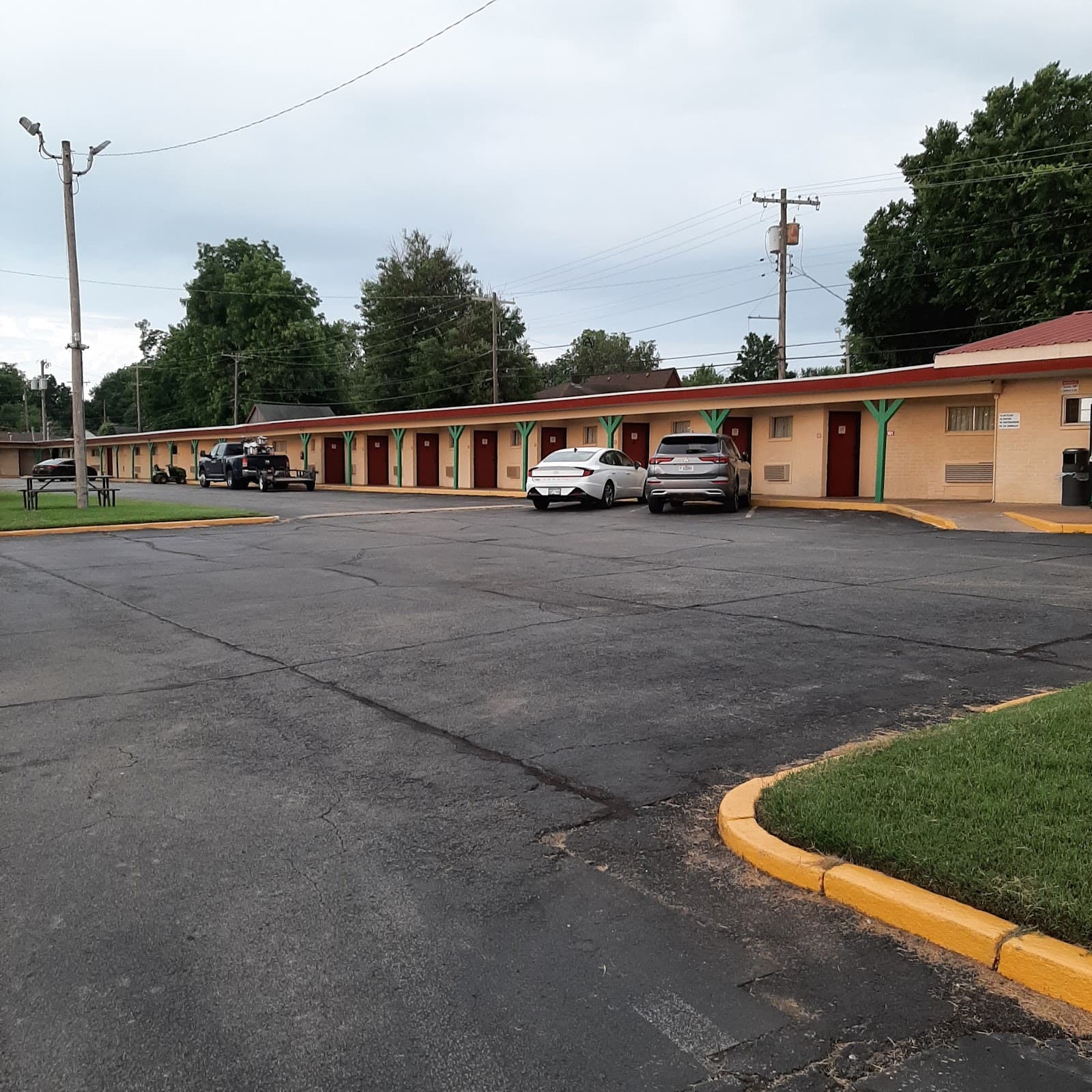 Desert Hills Motel Neon Sign - Image 1