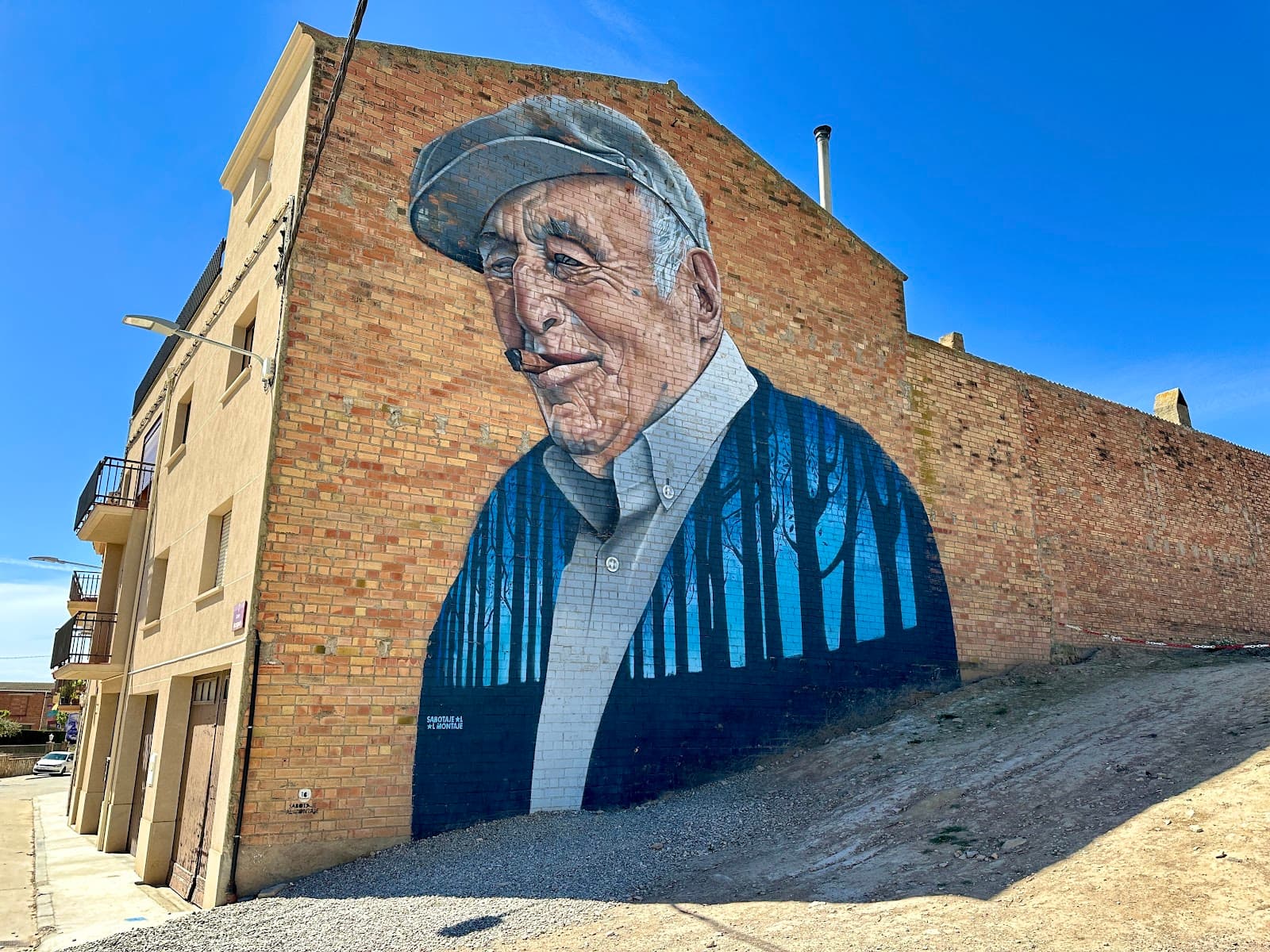 Penelles Street Art - Image 1